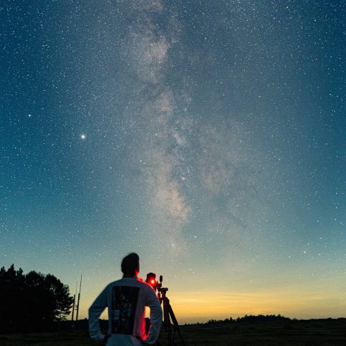 Naviguer à travers les étoiles : un guide sur le choix du télescope idéal pour les passionnés d’astronomie