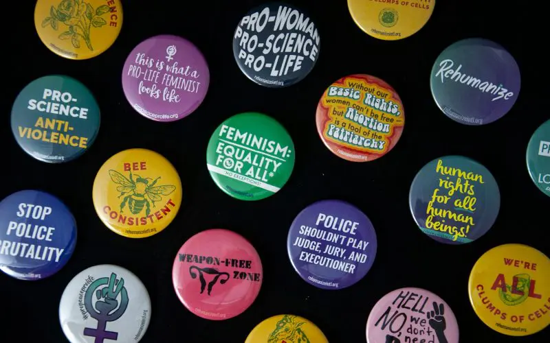 Pin’s personnalisé : un objet tendance et original pour se démarquer