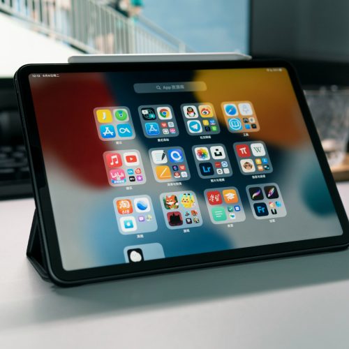 Choisir sa tablette pour un usage professionnel : critères et conseils pratiques